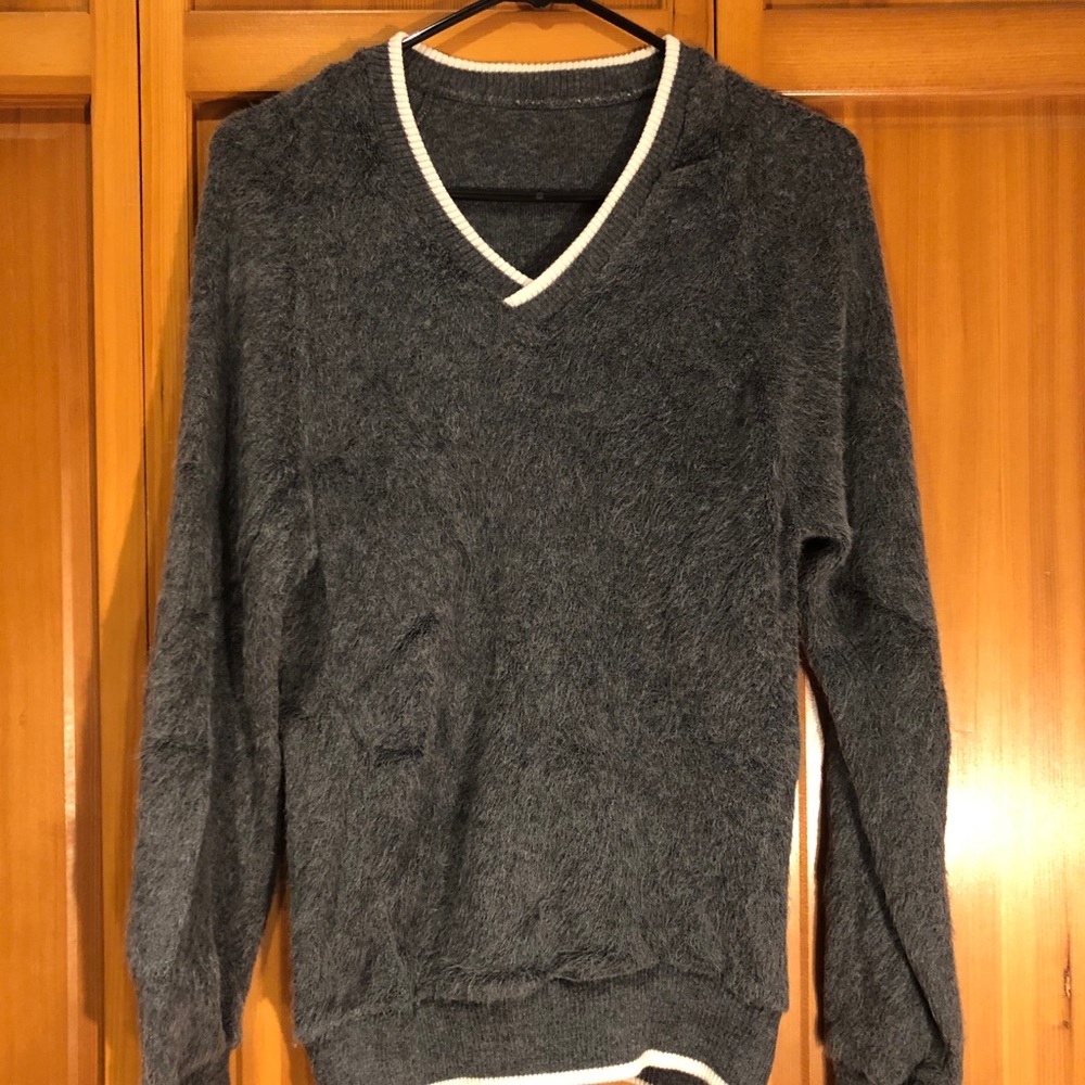 Fuzzy vneck sweater